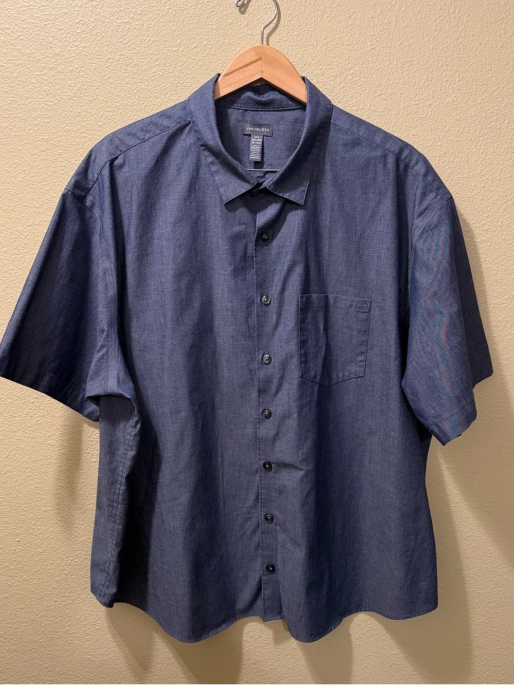 Men’s 2XL 19-19.5 Van Heusen Blue Short Sleeve Button Up Shirt
